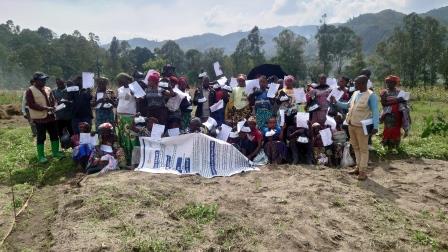 DISTRIBUTION DES SEMENCES AUX PARTICIPANTS AU PROJET A KALEHE, PROJET CDFM2519 CRAE